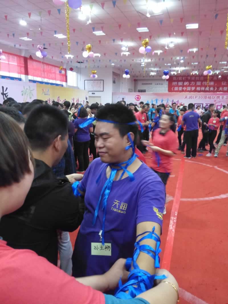 ���ݾW(w��ng)վ���O(sh��)�{ɫ�z��